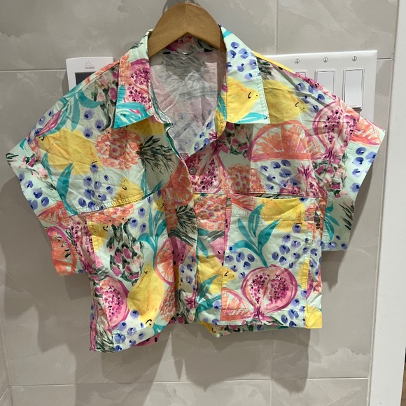 Zara Crop Button Up - Picture 1 of 3